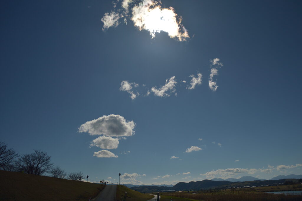 雲に隠れた太陽の光　2024年2月18日撮影